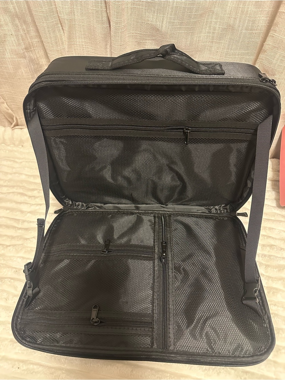Relabel Makeup Case Travel Bag - Picture 5 of 12